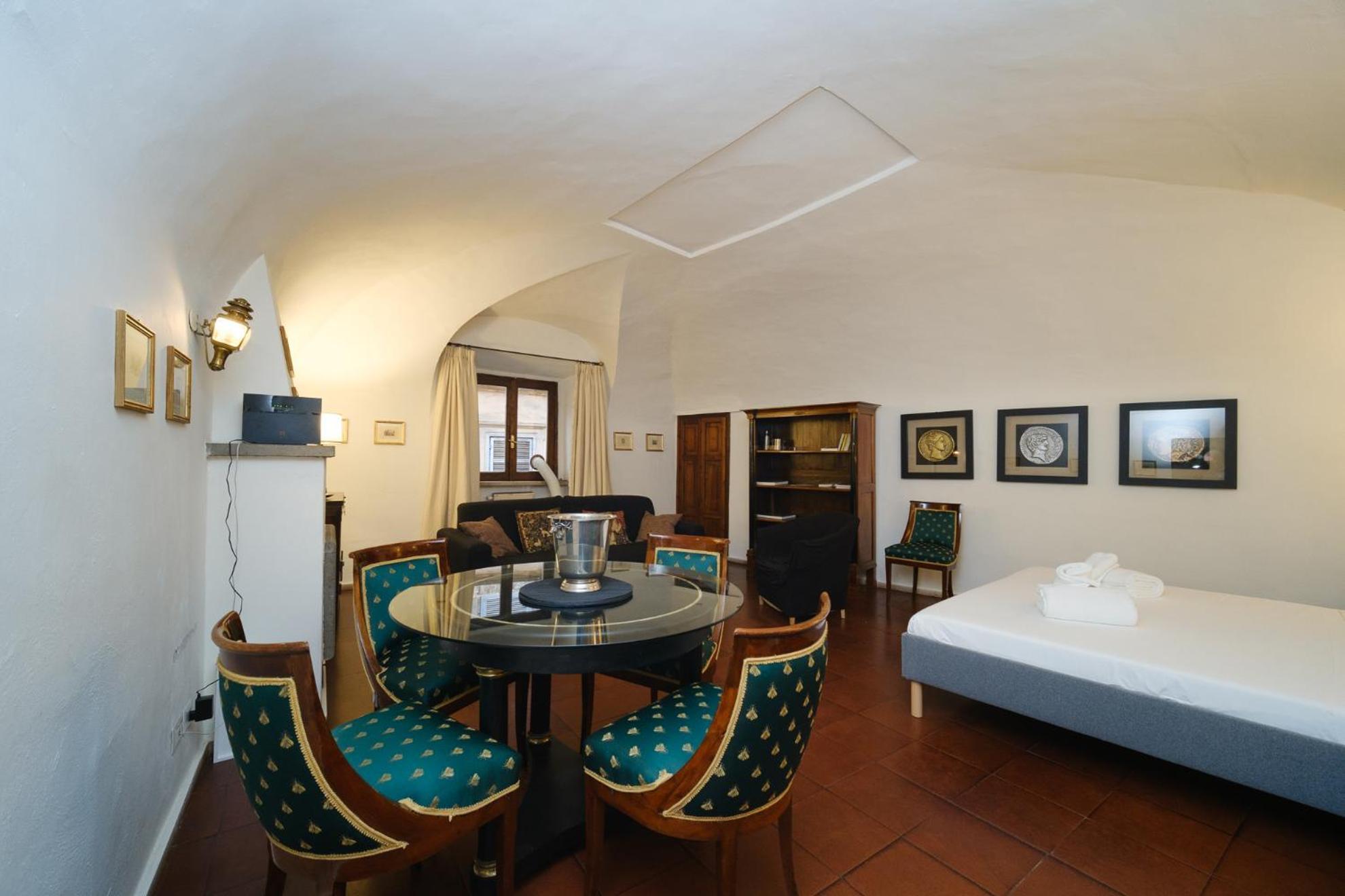 Pantheon's Arch By Buddyrent Appartement